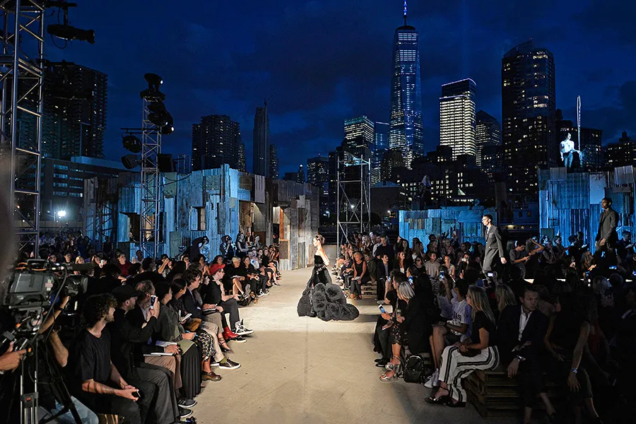 The-Spectacle-of-Style: A-Comprehensive-Guide-to-New-York-Fashion-Week